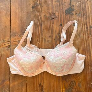VICTORIA’S SECRET lace bra